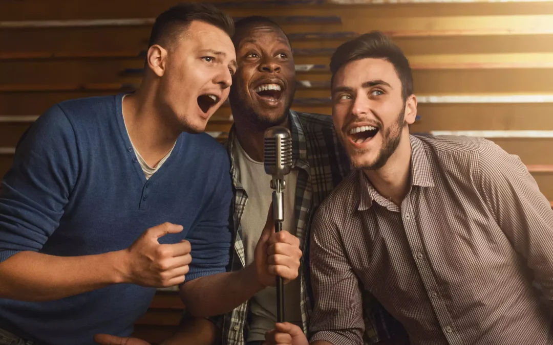 COURS DE CHANT : COMMENT S’AMÉLIORER QUAND ON CHANTE FAUX ?